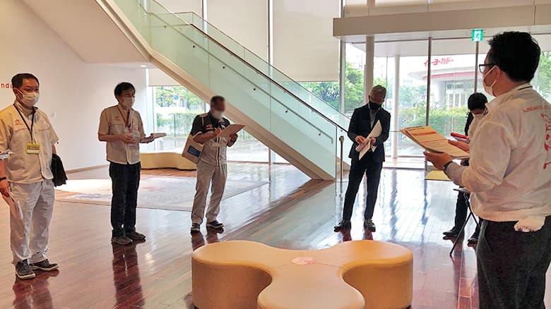 感染症対策を現場で打合せしている様子