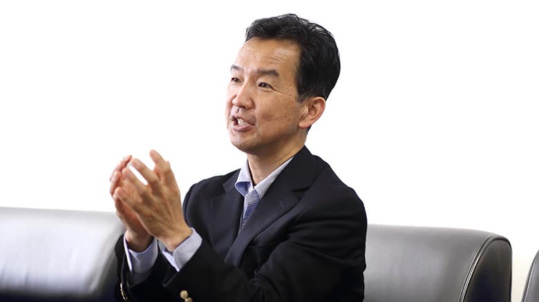 株式会社J-オイルミルズ 生産戦略部包装技術グループ 日高和弘氏の写真