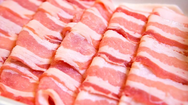 「豚バラ肉」は、あばら骨のまわりについている肉